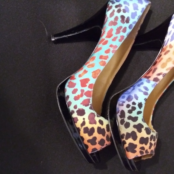 Shoes - Picture 6 of 6